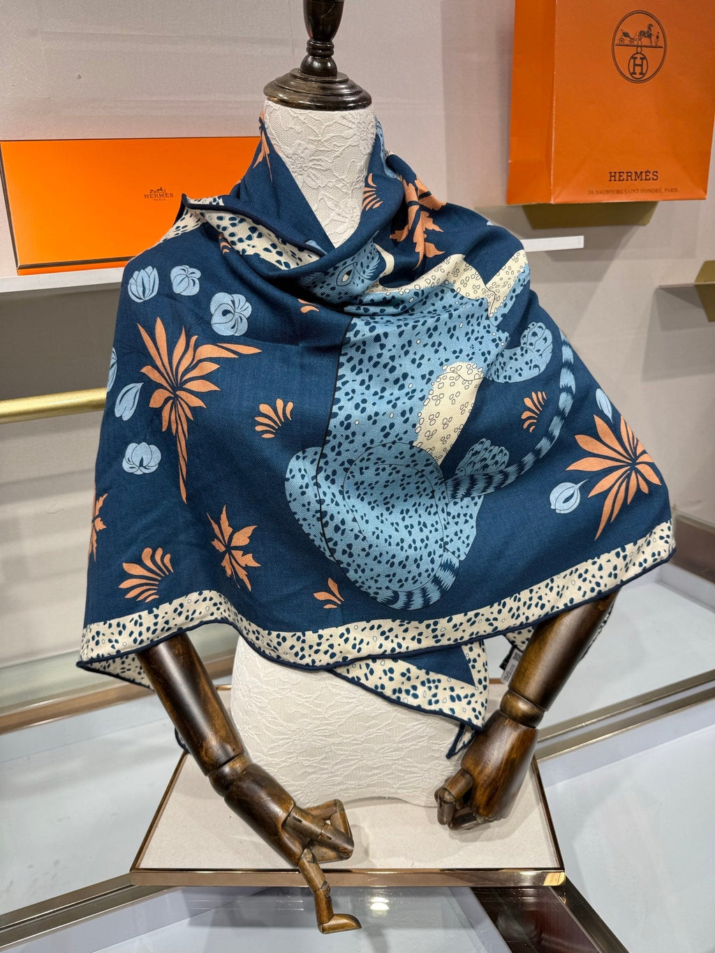 HM 26s Scarf 140 In Cashmere And Silk 216583