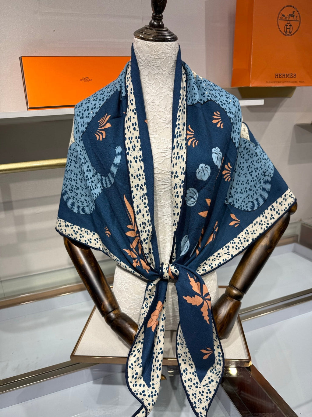 HM 26s Scarf 140 In Cashmere And Silk 216583