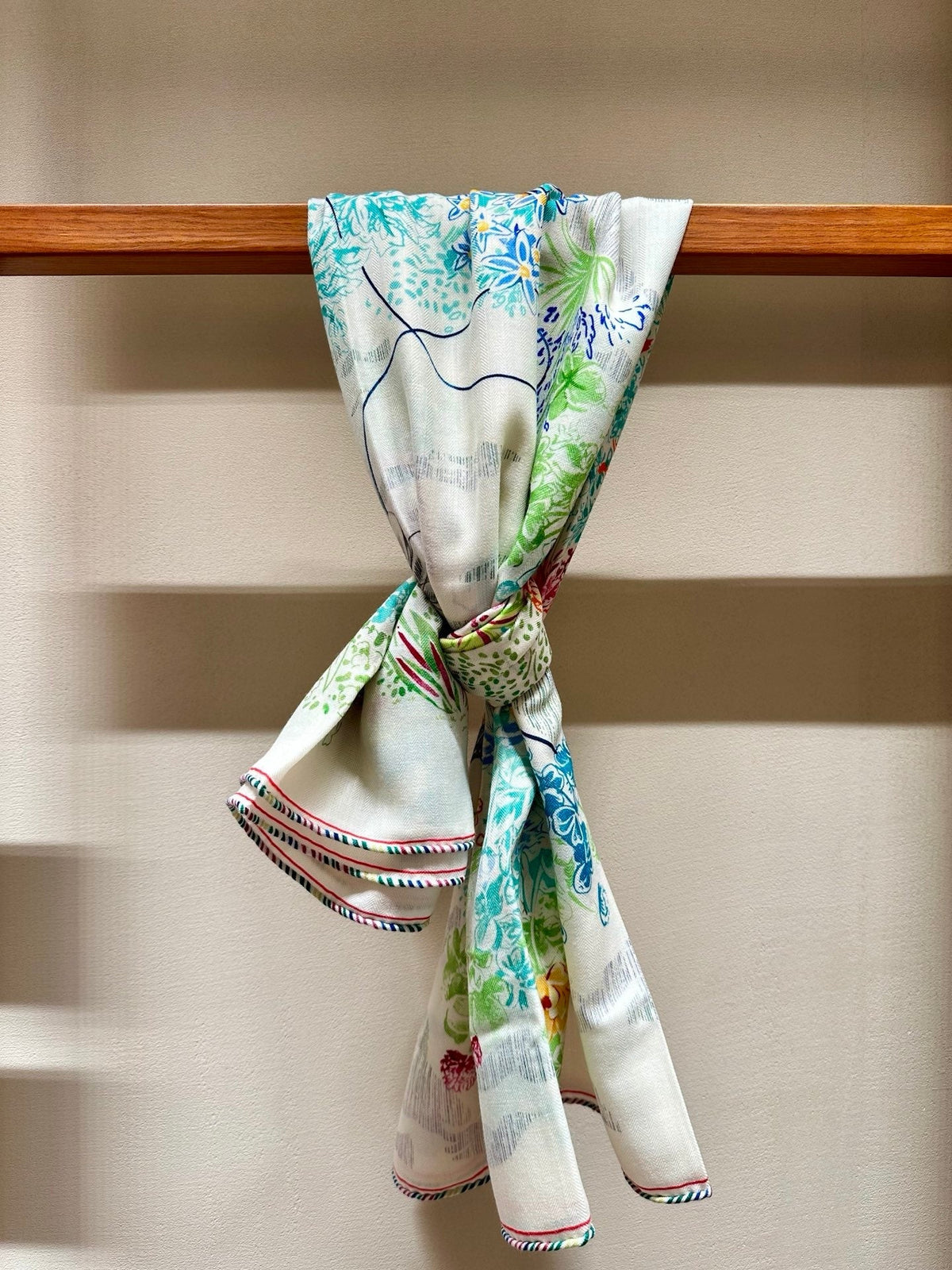 HM 26s Scarf 140 In Cashmere And Silk 216083