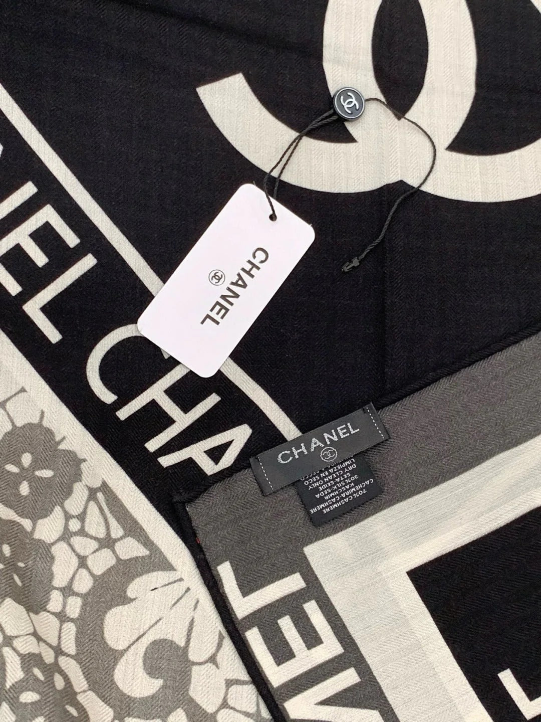 CHANEL 25S SCARF 135 CM IN CASHMERE AND SILK 943319