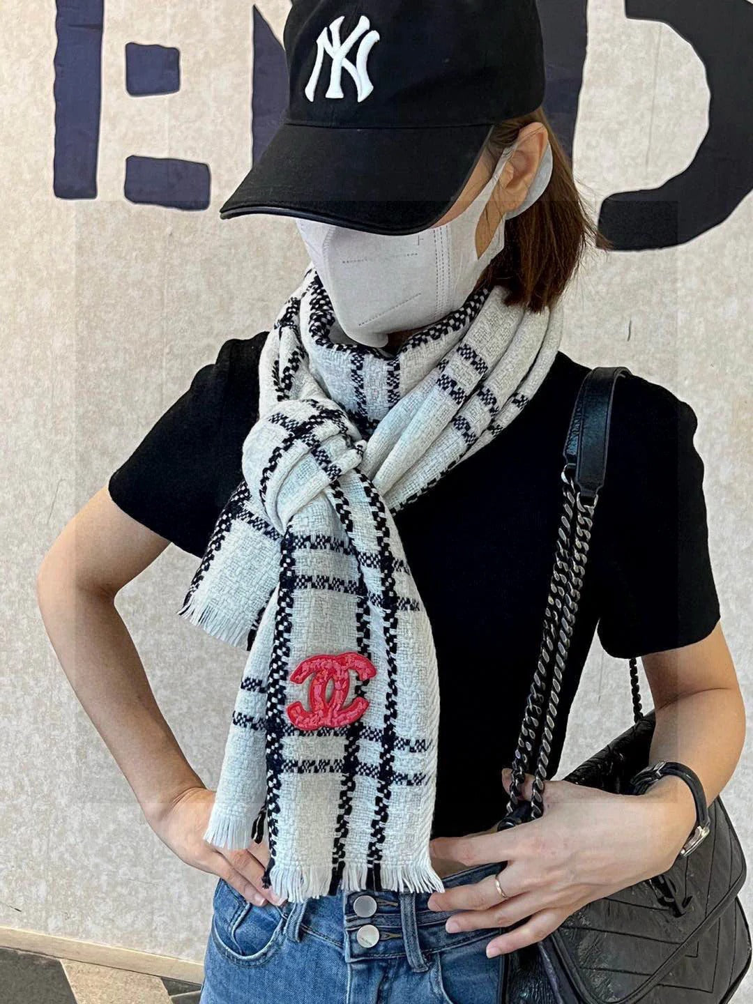 CHANEL 25S SCARF 190 IN CASHMERE 718525