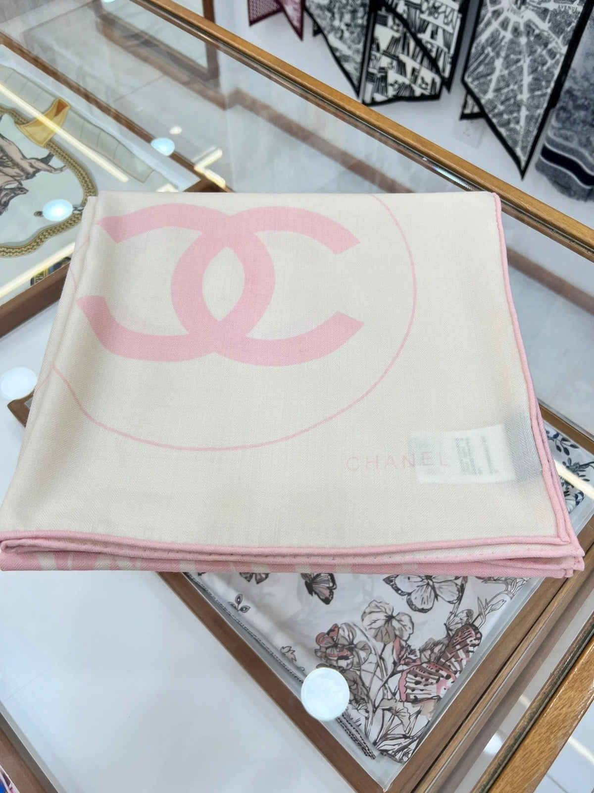 CHANEL 25S SCARF 135 IN CASHMERE SILK 737234