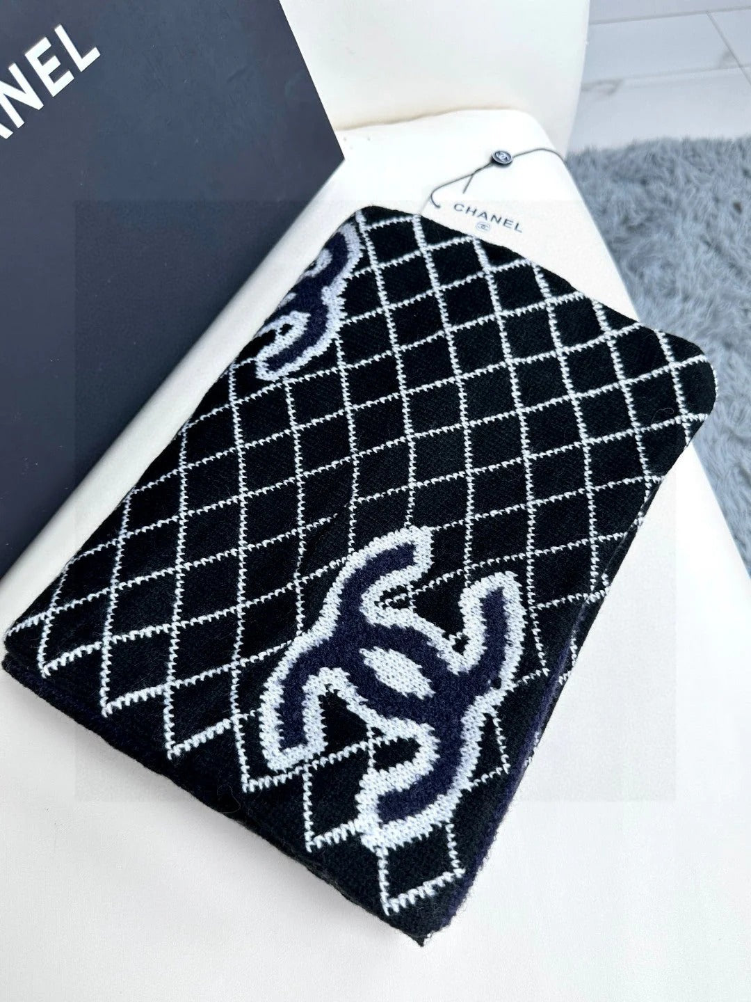 CHANEL 25S SCARF 185 IN CASHMERE 721526