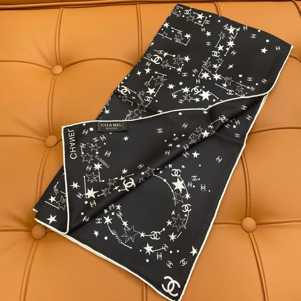 CHANEL 25S SCARF 90 IN SILK 704600