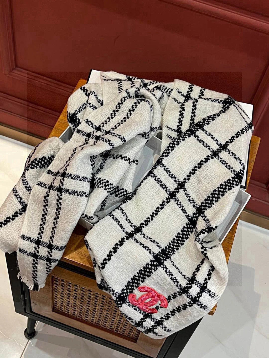 CHANEL 25S SCARF 190 IN CASHMERE 718525