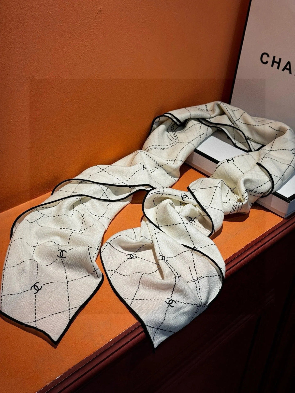 CHANEL 25S SCARF 140 IN SILK 735801