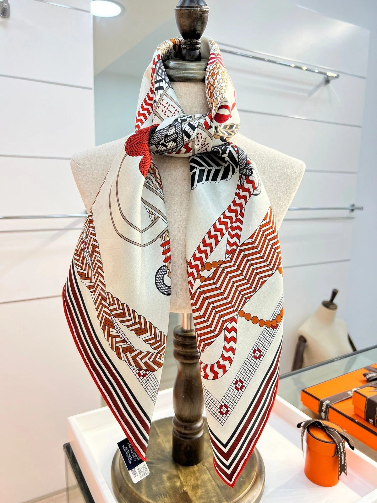 HM 26s Knitting Scarf 90 White Red Colorful Mulberry Silk 148054