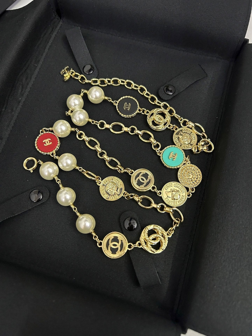 Chanel 2026 Pearl Medallion Charm Chain Belt
