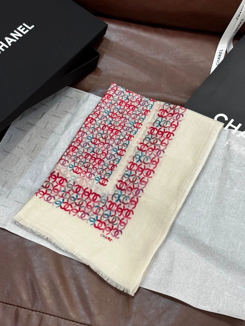 CHANEL 25S SCARF 200 IN CASHMERE 728978