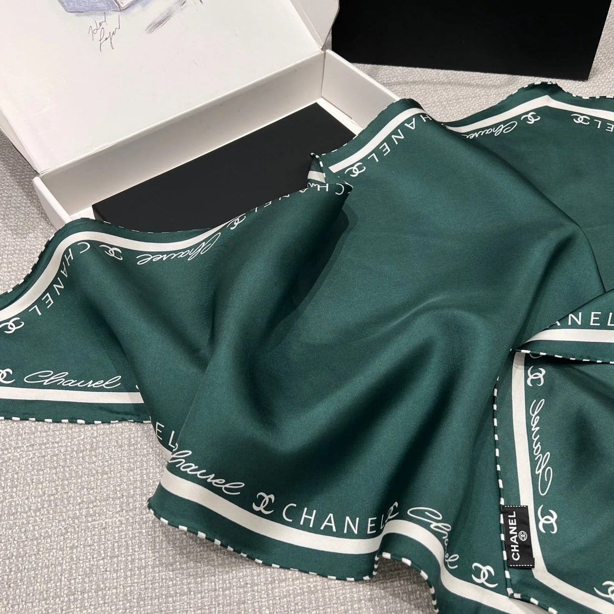 CHANEL 25S SCARF 160 IN SILK 697662