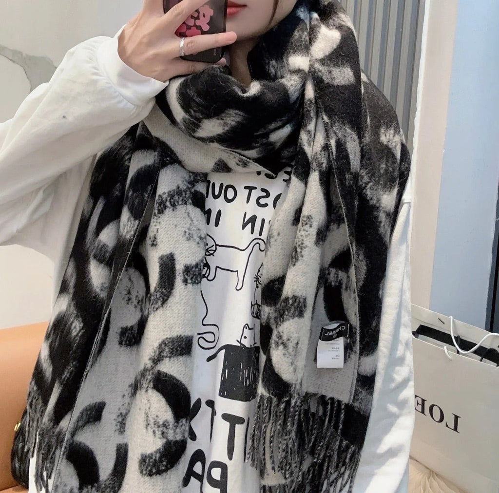 CHANEL 25S SCARF 210 CM IN CASHMERE 943937