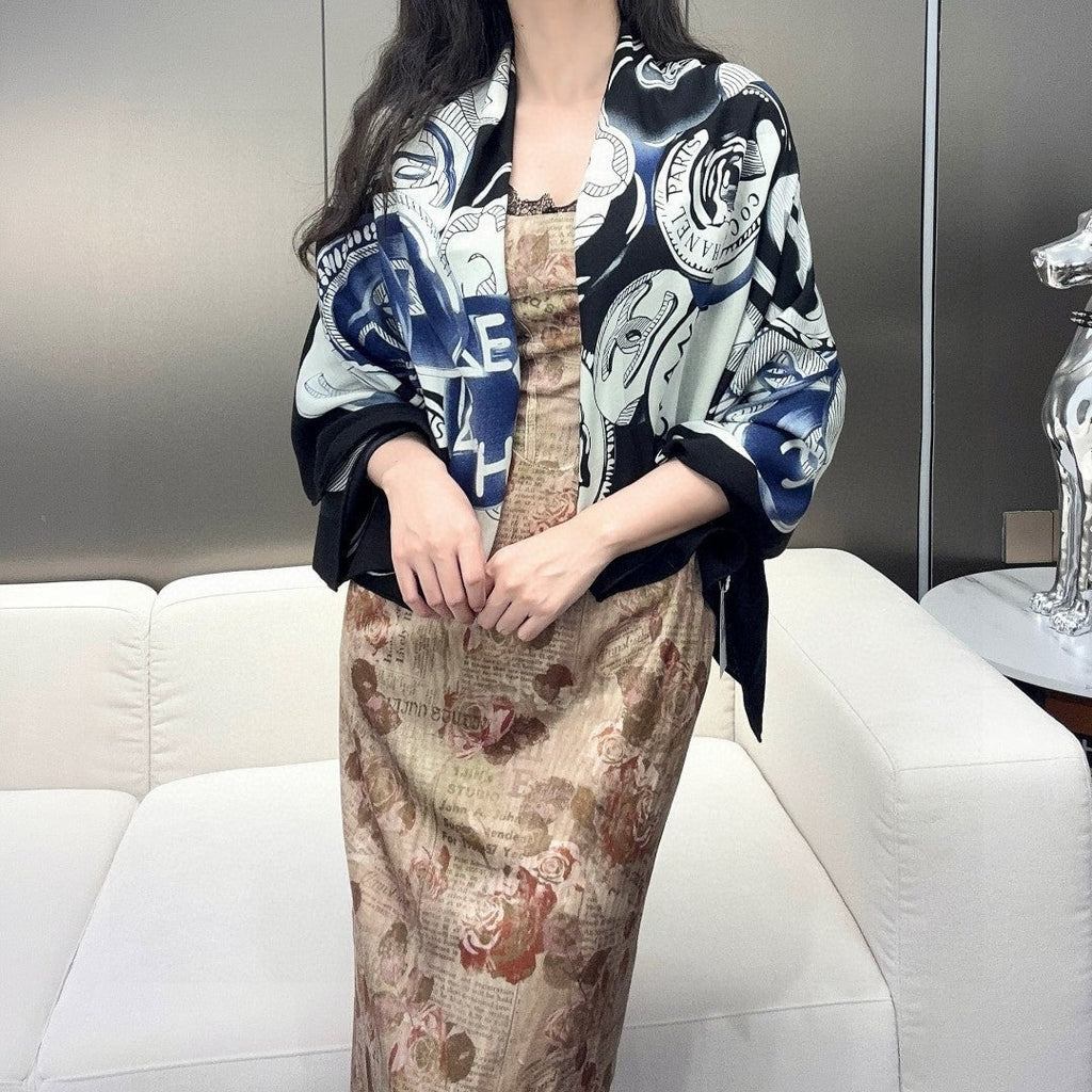CHANEL 25S SCARF 140 IN CASHMERE SILK 642079