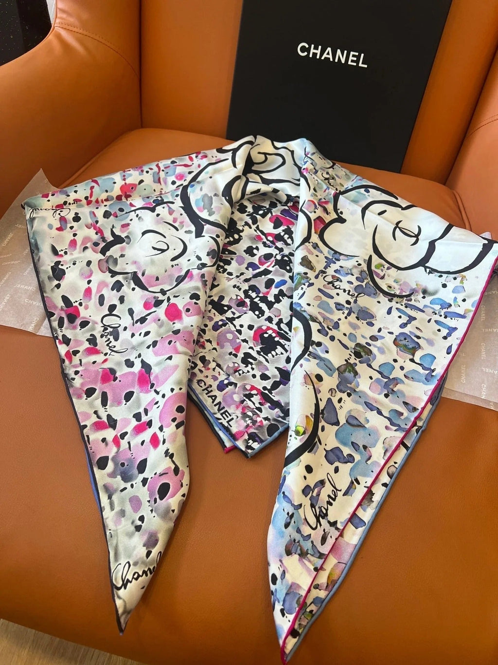 CHANEL 25S SCARF 90 IN SILK TWILL 700816