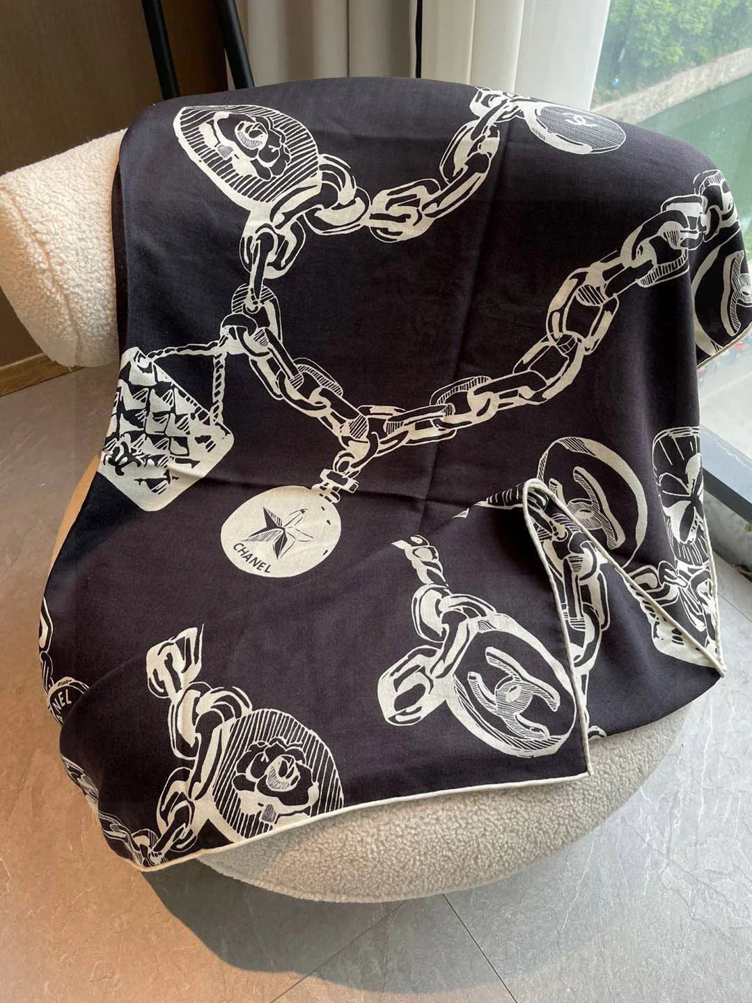 CHANEL 25S SCARF 140 IN CASHMERE SILK 733891
