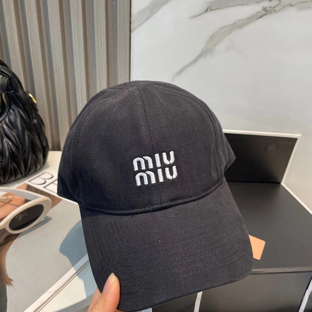 MM BASEBALL CAP IN BLACK FABRIC BRAND EMBROIDERY