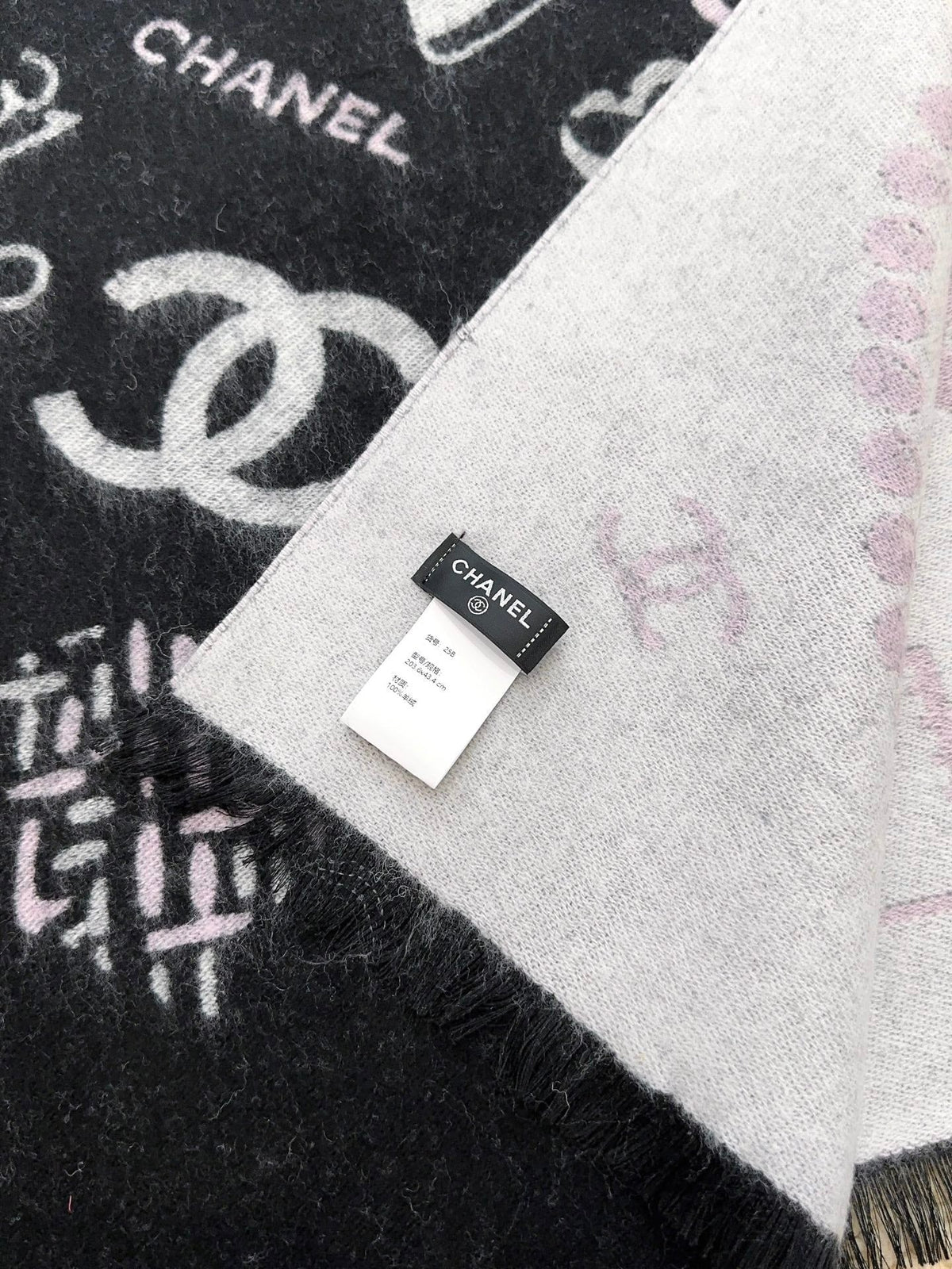 CHANEL 25S SCARF 203 CM IN CASHMERE 943933