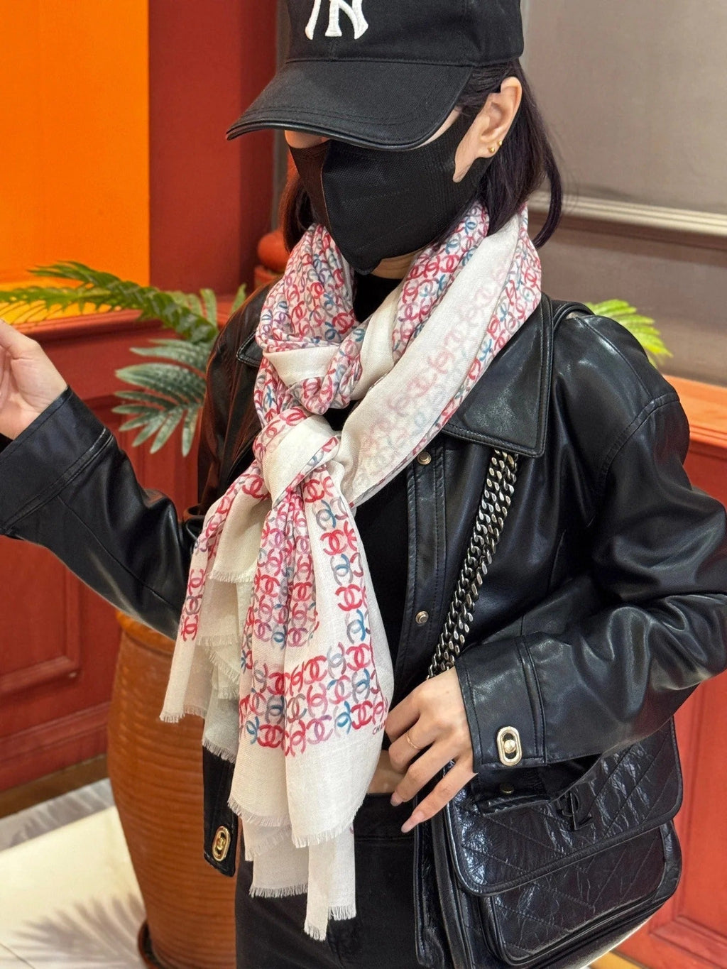 CHANEL 25S SCARF 200 IN CASHMERE 728978