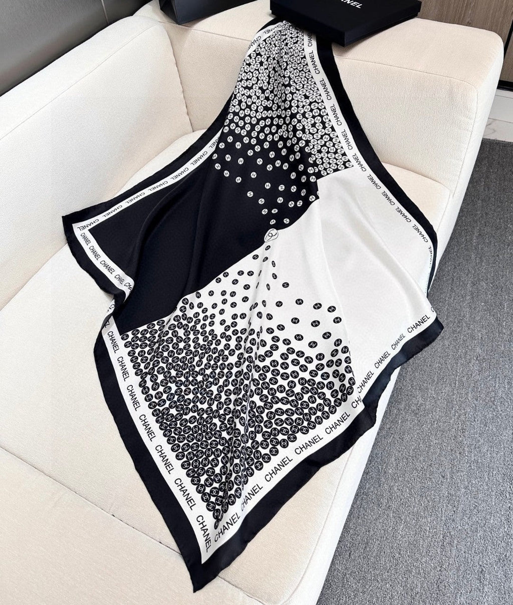 CHANEL 25S SCARF 90 IN SILK 732108