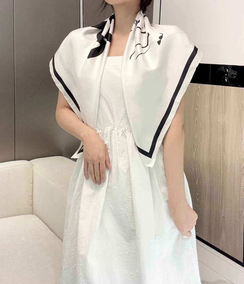 CHANEL 25S SCARF 90 IN SILK 732131