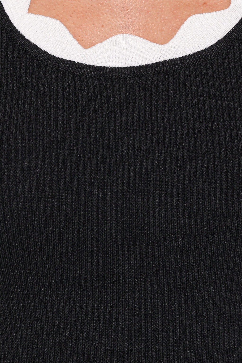 Johnson Scalloped Trim Tank - Black White