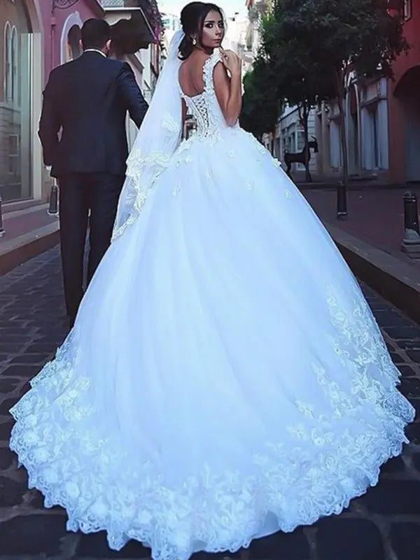 Ball Gown Sweetheart Sleeveless Sweep/Brush Train Lace Tulle Wedding Dresses